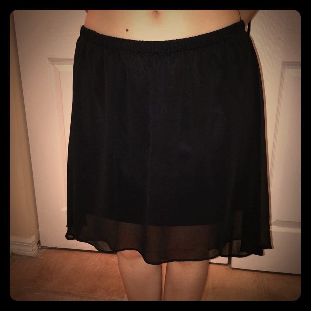 🖤Hi-Low semi-sheer skirt - Picture 3 of 7